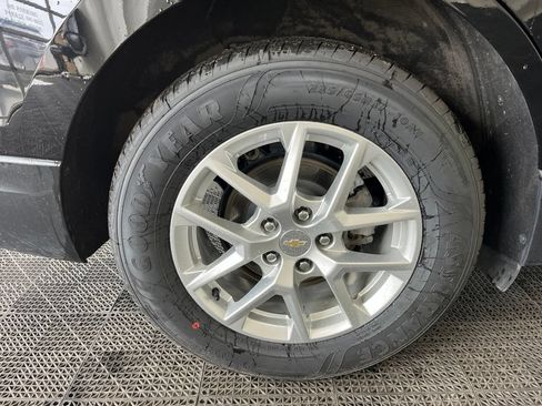 Used 2023 Chevrolet Equinox LS FWD image 22