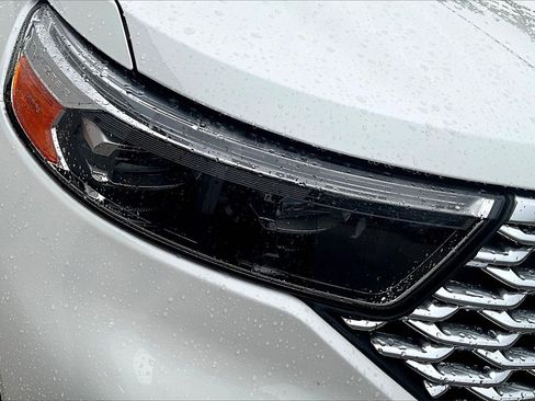 Used 2020 Ford Explorer Platinum w/ Premium Technology Package image 32