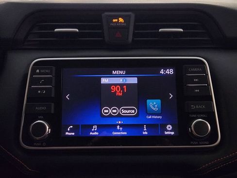 Used 2022 Nissan Versa SR w/ Convenience Package FWD image 17