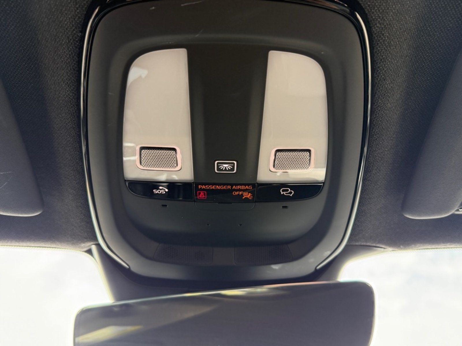Used 2023 Volvo XC40 B5 Core AWD/4WD image 33