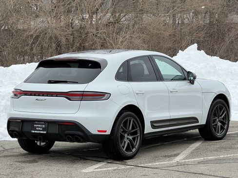 Certified 2025 Porsche Macan Turbo image 6