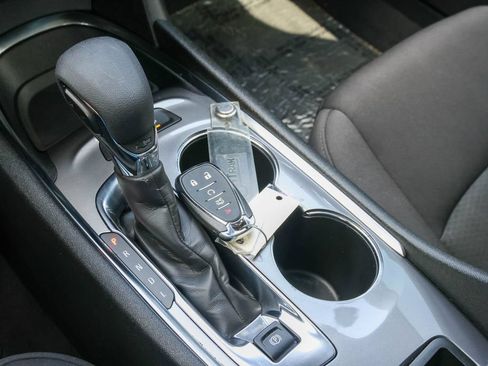 Used 2024 Chevrolet Malibu LT FWD image 14