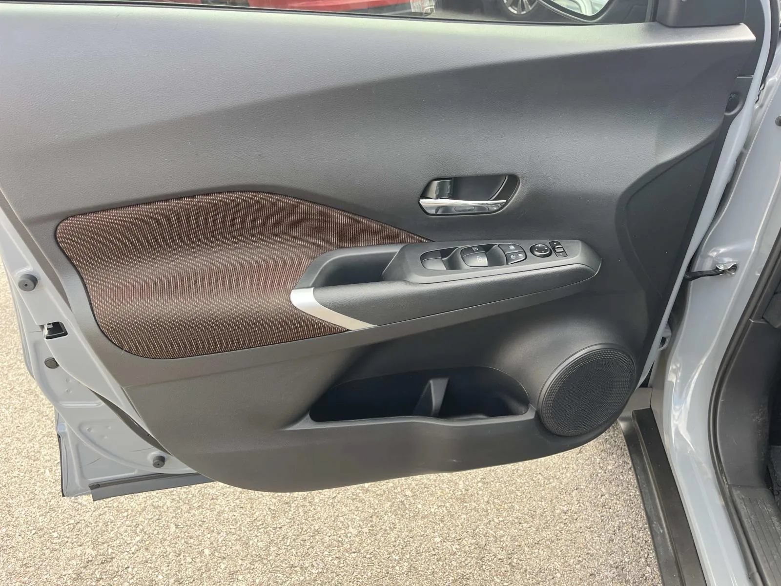 Used 2024 Nissan Kicks SR FWD image 26