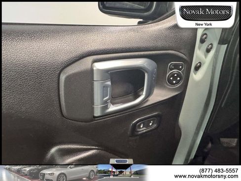 Used 2023 Jeep Wrangler Willys AWD/4WD image 13