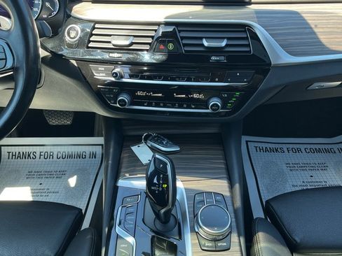 Used 2018 BMW 530e xDrive AWD/4WD image 15