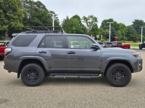 Used 2021 Toyota 4Runner Venture w/ Moonroof Package AWD/4WD image 7