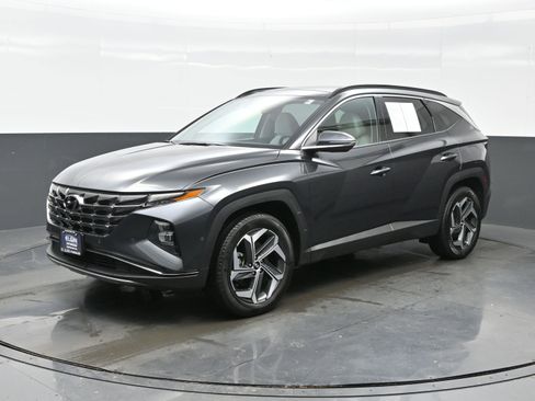 Certified 2022 Hyundai Tucson Limited w/ Cargo Package image 2