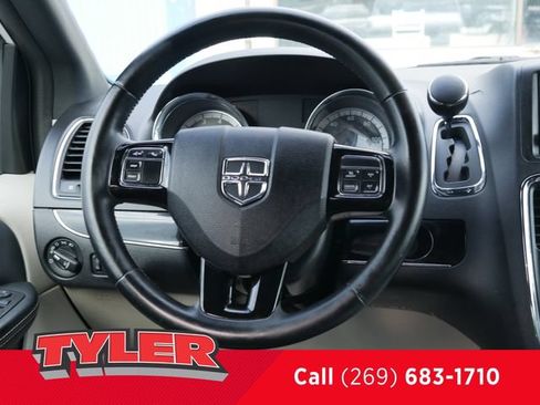 Used 2017 Dodge Grand Caravan SXT FWD image 43