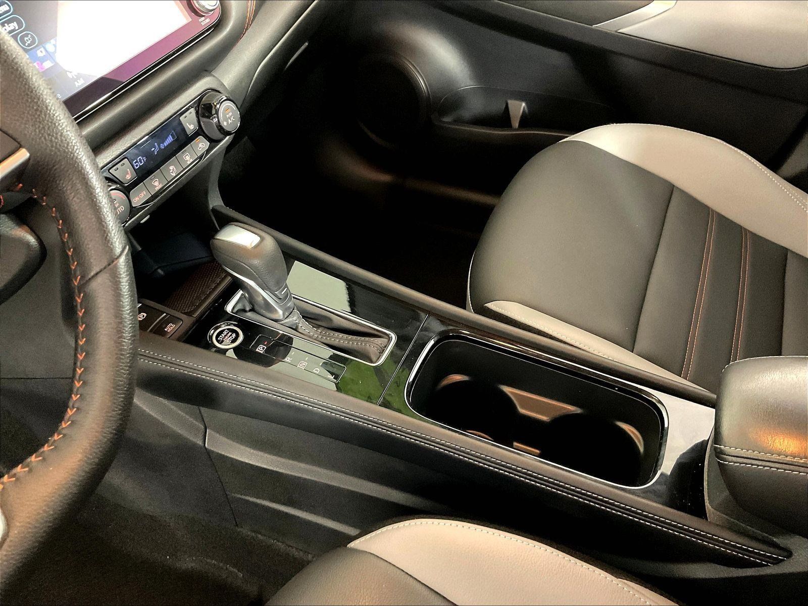 Used 2024 Nissan Kicks SR w/ SR Premium Package FWD image 18