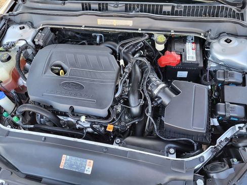 Used 2017 Ford Fusion SE w/ Equipment Group 201A image 11