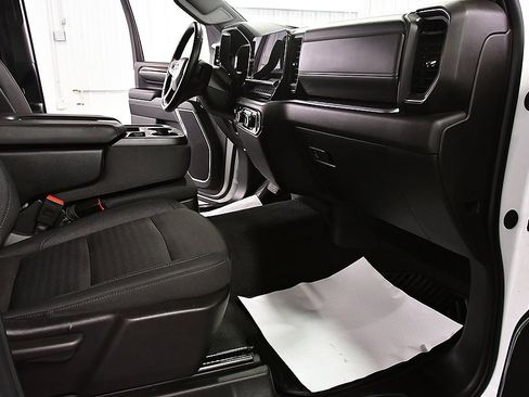 Used 2024 Chevrolet Silverado 2500 LT image 30