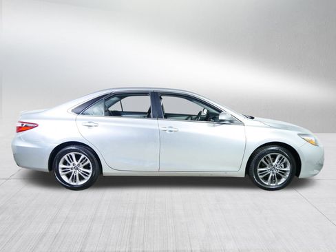 Used 2016 Toyota Camry SE image 8