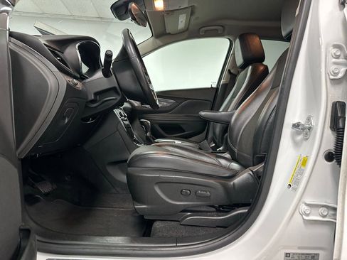 Used 2020 Buick Encore Preferred AWD/4WD image 16