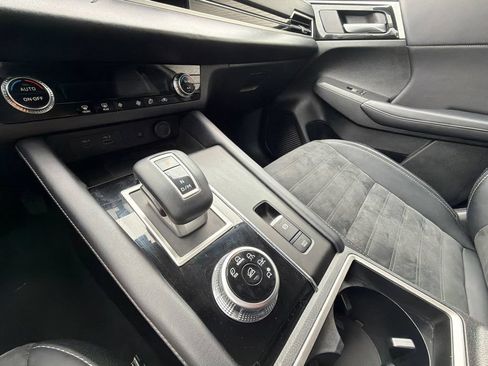 Used 2024 Mitsubishi Outlander SE FWD image 27