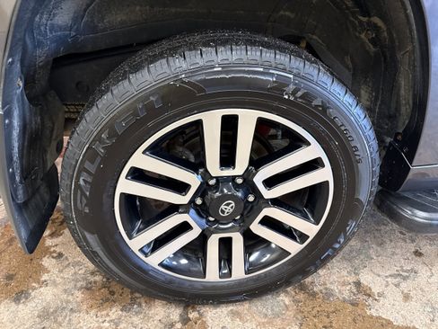 Used 2023 Toyota 4Runner Limited image 13