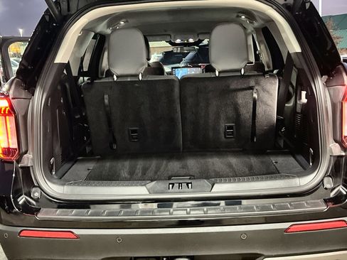 Used 2025 Ford Explorer Active w/ Active Comfort Package image 26