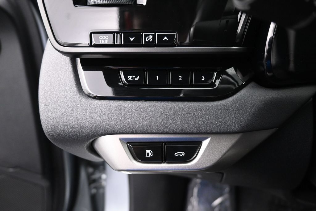 Used 2023 Lexus RX 350 Premium w/ Accessory Package AWD/4WD image 18