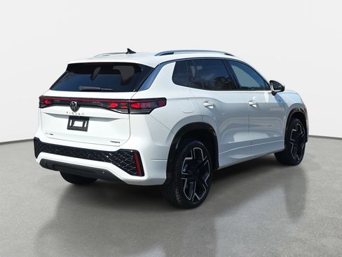 New 2026 Volkswagen Tiguan SEL R-Line image 3