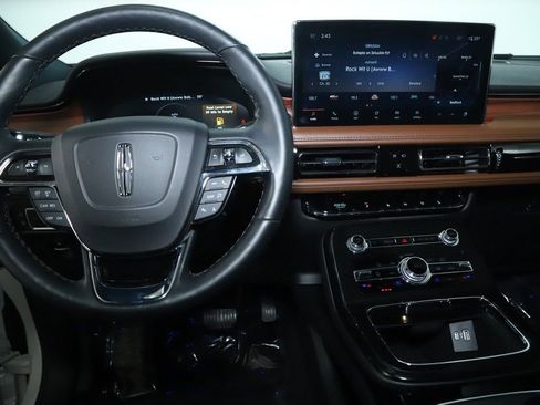 Certified 2023 Lincoln Nautilus Reserve w/ Luxury Package image 30