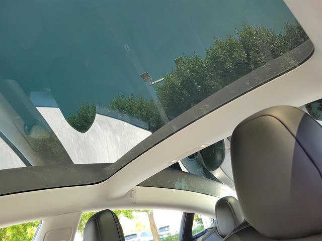 Used 2018 Tesla Model 3 Mid Range RWD image 31