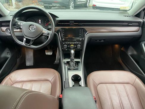 Used 2020 Volkswagen Passat 2.0T SEL image 12