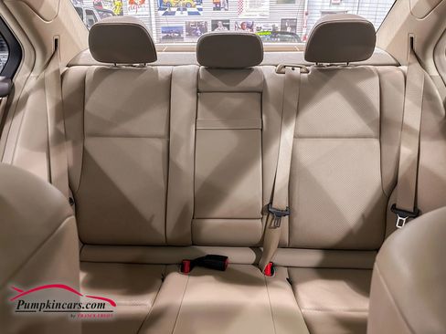 Used 2012 Mercedes-Benz C 300 4MATIC Sedan image 31