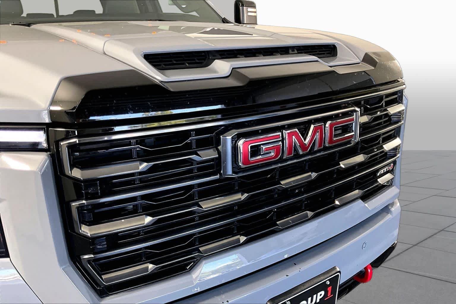Used 2024 GMC Sierra 2500 AT4 w/ AT4 Premium Plus Package AWD/4WD image 28