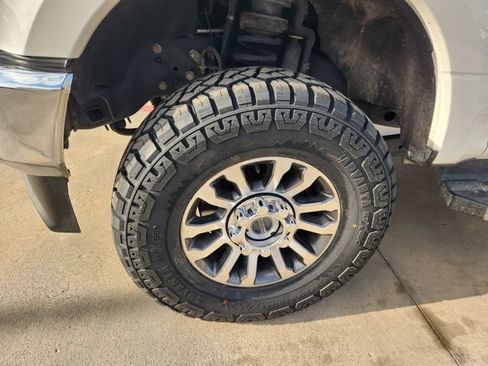 Used 2022 Ford F250 Lariat w/ Lariat Value Package AWD/4WD image 9