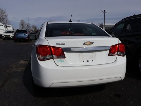Used 2014 Chevrolet Cruze LS image 13