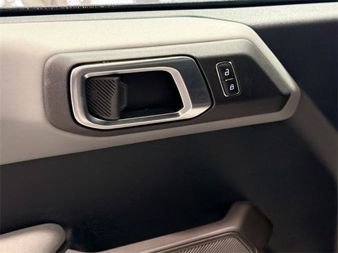 Used 2023 Ford Bronco Badlands w/ Sasquatch Package image 16