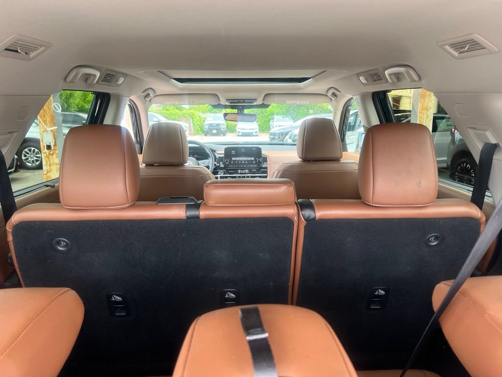 Certified 2024 Nissan Pathfinder Platinum w/ Black Appearance Package AWD/4WD image 13