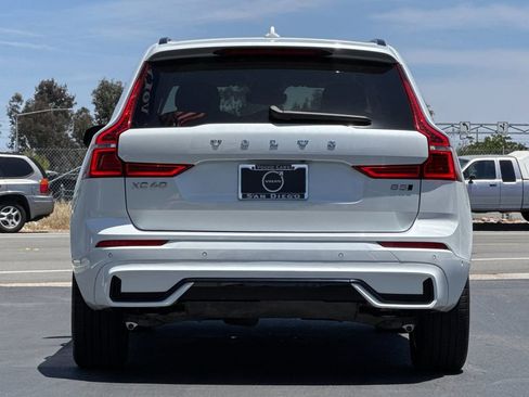 Certified 2025 Volvo XC60 B5 Plus AWD/4WD image 4