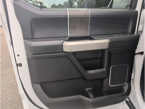 Used 2021 Ford F250 Lariat w/ Chrome Package image 35