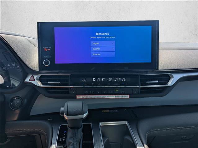 Used 2026 Toyota Sienna XLE FWD image 12
