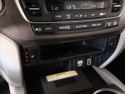 Used 2021 Honda Pilot Special Edition image 7