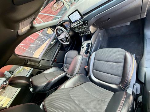 Used 2025 Ford Escape ST-Line AWD/4WD image 30