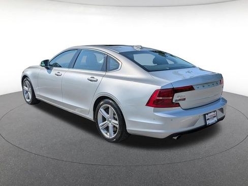 Used 2018 Volvo S90 T5 Momentum w/ Convenience Package AWD/4WD image 3