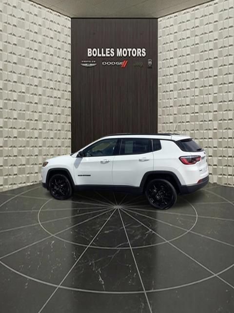 Certified 2025 Jeep Compass Latitude w/ Convenience Group AWD/4WD image 8