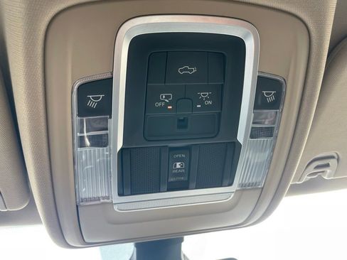 Used 2019 RAM 1500 Laramie AWD/4WD image 53