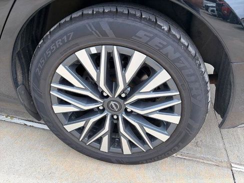 Certified 2025 Nissan Altima 2.5 SV FWD image 12