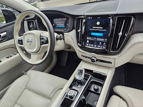 Certified 2023 Volvo XC60 B6 Ultimate w/ Protection Package Premier image 12