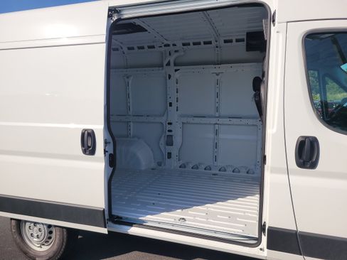 New 2026 RAM ProMaster 1500 w/ Convenience Group FWD image 6
