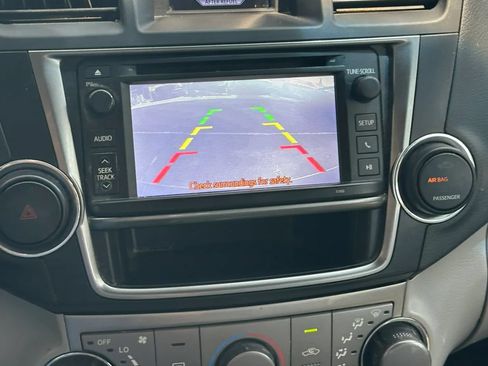 Used 2013 Toyota Highlander FWD image 11