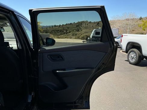 Used 2023 Nissan Rogue S image 24