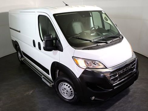 Used 2025 RAM ProMaster 2500 w/ U-Haul Equipment Group FWD image 7