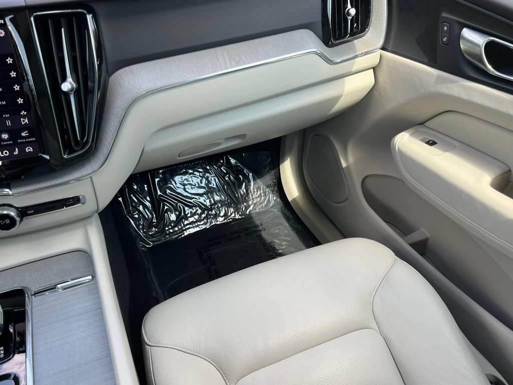 Used 2024 Volvo XC60 B5 Plus w/ Protection Package Premier AWD/4WD image 34