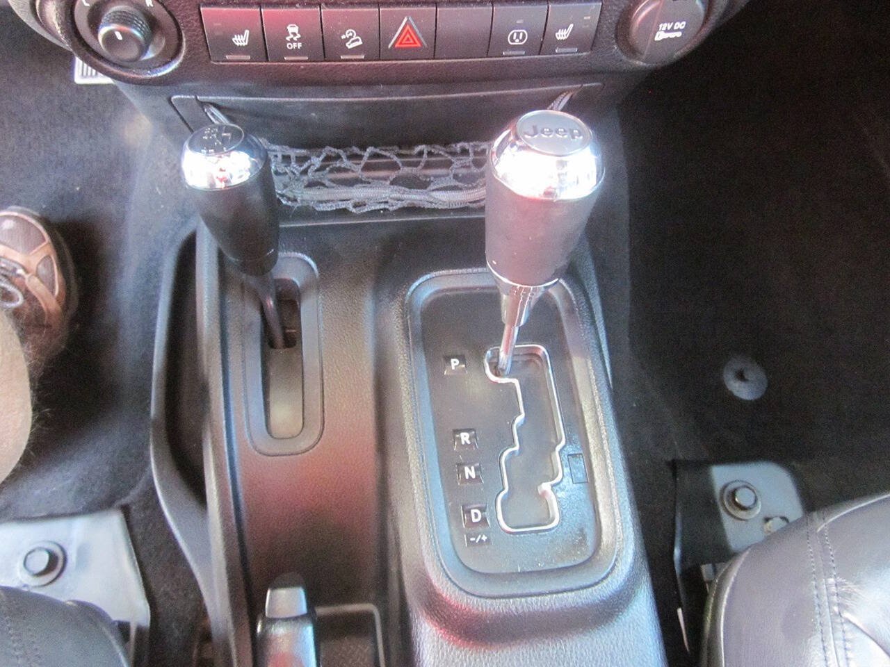 Used 2016 Jeep Wrangler Unlimited Rubicon w/ Max Tow Package AWD/4WD image 22