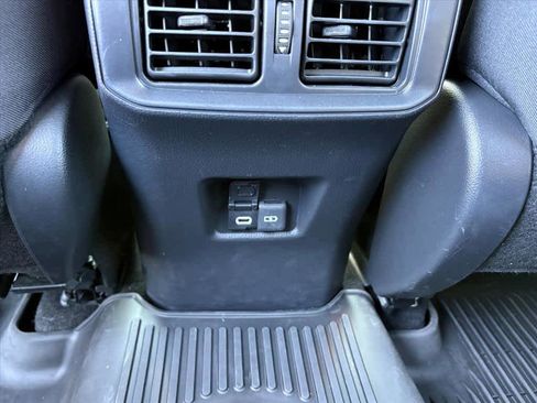 Used 2023 Toyota RAV4 SE w/ Convenience Package AWD/4WD image 11