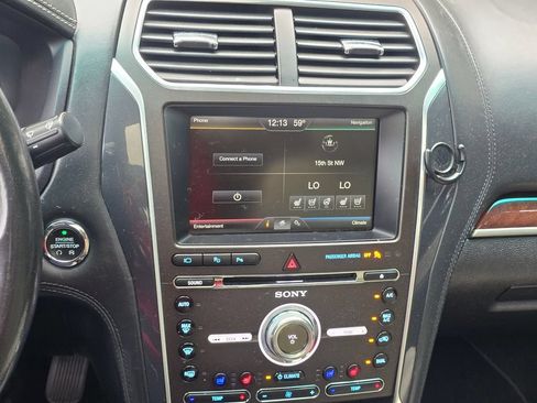 Used 2016 Ford Explorer Platinum AWD/4WD image 39