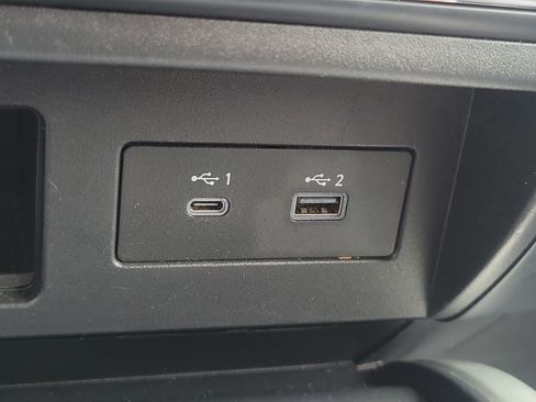 Used 2022 Nissan Titan SV w/ SV Convenience Package RWD image 23